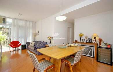 Imagem: O apartamento possui 2 Dormitórios, 2 Banheiros, 1 Vaga na