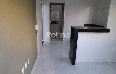 Imagem: A casa possui 2 Dormitórios, 1 Banheiro, 1 Vaga na garagem