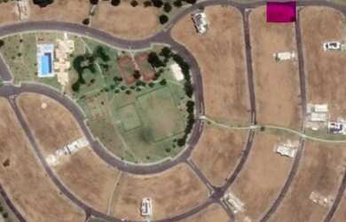 Imagem: O terreno possui 383m² de Área e está localizado em Lagoa