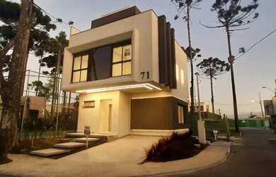 Imagem: A casa em condomínio possui 3 Dormitórios, 3 Banheiros, 1