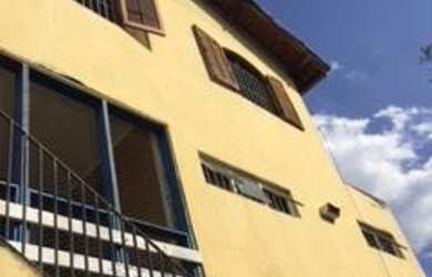 Imagem: A casa possui 5 Dormitórios, 4 Banheiros e 244m² de Área