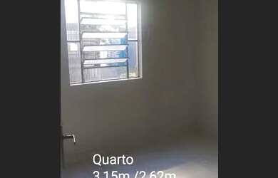 Imagem: A casa possui 3 Dormitórios, 1 Banheiro, 1 Vaga na garagem