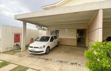 Imagem: A casa em condomínio possui 3 Dormitórios, 1 Banheiro, 2 Vagas
