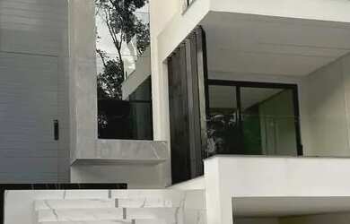 Imagem: A casa em condomínio possui 4 Dormitórios, 4 Banheiros, 4