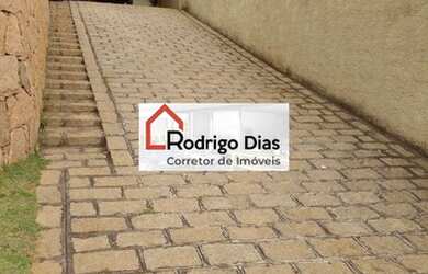 Imagem: A casa em condomínio possui 3 Dormitórios, 2 Banheiros, 5