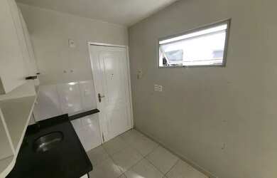 Imagem 1: ALUGA-SE Apto com 03 quartos, 02 banheiros, Ponta Verde, 20 metros do MAR. Co