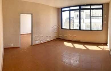 Imagem: O depósito possui 32m² de Área e está localizado em Centro