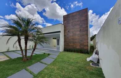 Imagem: A casa em condomínio possui 3 Dormitórios, 3 Banheiros, 4