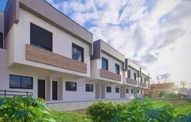 Imagem: A casa possui 2 Dormitórios, 3 Banheiros, 1 Vaga na garagem