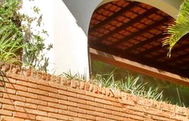 Imagem: A casa possui 5 Dormitórios, 5 Banheiros, 5 Vagas na garagem