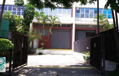 Imagem: O depósito possui 5 Vagas na garagem, 800m² de Área e está