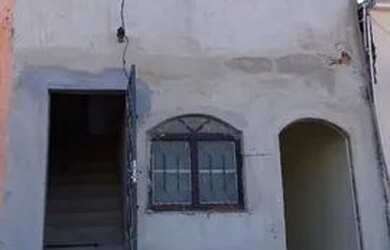 Imagem: A casa possui 1 Dormitório, 1 Banheiro, 10m² de Área e está