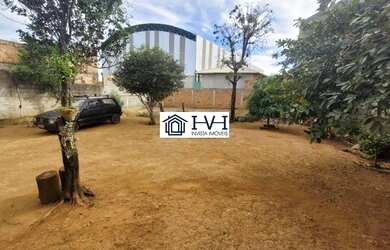 Imagem: A casa possui 2 Dormitórios, 1 Banheiro, 4 Vagas na garagem