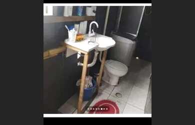 Imagem: A casa possui 2 Dormitórios, 1 Banheiro, 1 Vaga na garagem