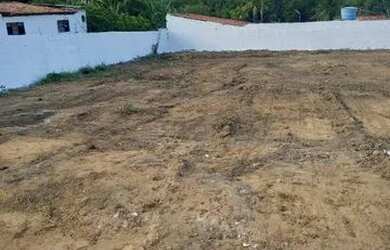 Imagem: O terreno possui 150m² de Área e está localizado em Conde