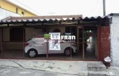 Imagem: A casa possui 3 Dormitórios, 1 Banheiro, 3 Vagas na garagem