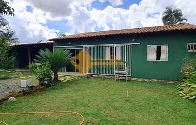 Imagem: A casa em condomínio possui 1 Dormitório, 2 Banheiros, 5 Vagas