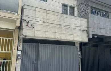 Imagem: A casa possui 2 Dormitórios, 2 Banheiros, 1 Vaga na garagem