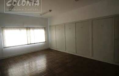 Imagem: A casa possui 5 Dormitórios, 3 Banheiros, 5 Vagas na garagem