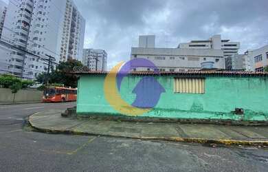 Imagem: A casa possui 2 Dormitórios, 1 Banheiro, 5 Vagas na garagem