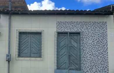 Imagem: A casa possui 2 Dormitórios, 1 Banheiro e está localizado