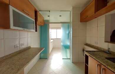 Imagem: O apartamento possui 2 Dormitórios, 2 Banheiros, 2 Vagas na