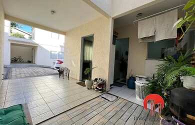 Imagem: A casa em condomínio possui 2 Dormitórios, 2 Banheiros, 2