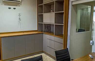 Imagem: O depósito possui 1 Vaga na garagem, 37m² de Área e está