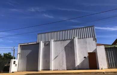 Imagem: O depósito possui 5 Vagas na garagem e 504m² de Área e está