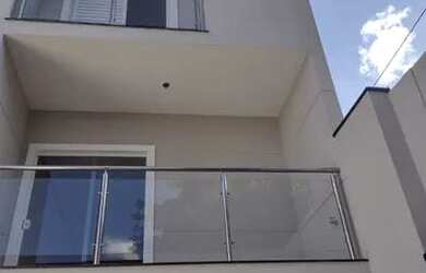 Imagem: A casa possui 3 Dormitórios, 4 Banheiros, 140m² de Área