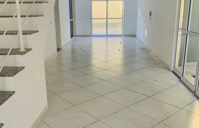 Imagem: A casa em condomínio possui 4 Dormitórios, 4 Banheiros, 3