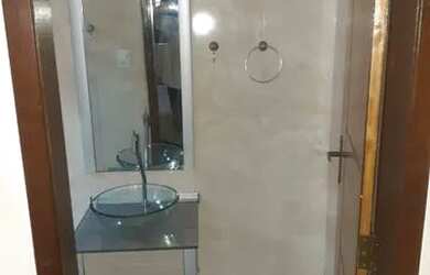 Imagem: A casa possui 3 Dormitórios, 1 Banheiro, 1 Vaga na garagem