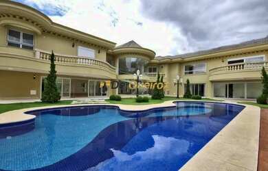 Imagem: A casa em condomínio possui 5 Dormitórios, 5 Banheiros, 5