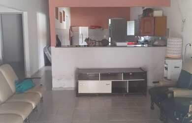 Imagem 9: Casa. Piscina, Churrasqueira, 4 Vagas na garageme3 Dormitórios