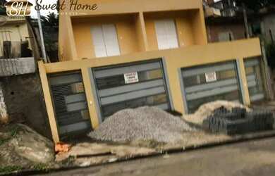 Imagem: A casa possui 2 Dormitórios, 2 Banheiros, 4 Vagas na garagem