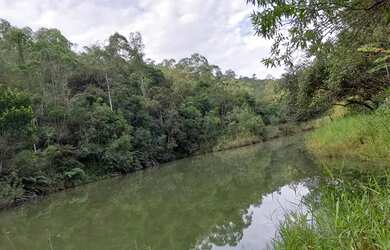 Imagem: O terreno possui 1000m² de Área e está localizado em Barreiro