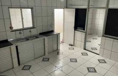 Imagem: A casa possui 2 Dormitórios, 1 Banheiro, 1 Vaga na garagem