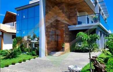 Imagem: A casa em condomínio possui 4 Dormitórios, 4 Banheiros, 3