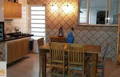 Imagem: A casa em condomínio possui 3 Dormitórios, 2 Banheiros, 2