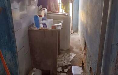 Imagem: A casa possui 2 Dormitórios, 1 Banheiro e está localizado