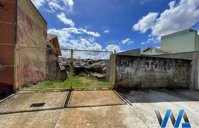 Imagem: O terreno possui 352m² de Área e está localizado em Jardim