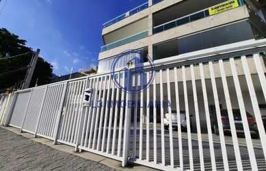 Imagem: O apartamento possui 3 Dormitórios, 1 Banheiro, 2 Vagas na