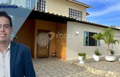 Imagem: A casa possui 3 Dormitórios, 4 Banheiros, 3 Vagas na garagem