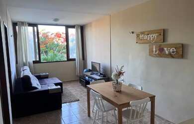 Imagem: O apartamento possui 2 Dormitórios, 1 Banheiro, 1 Vaga na garagem