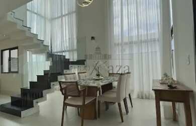 Imagem: A casa em condomínio possui 3 Dormitórios, 2 Banheiros, 2