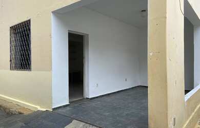 Imagem 7: Casa residencial, um quarteirão Av. do Contorno