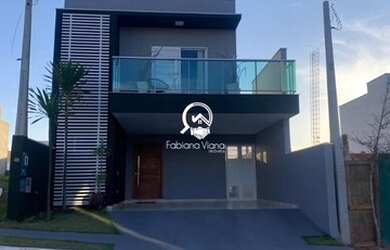 Imagem: A casa possui 3 Dormitórios, 3 Banheiros, 2 Vagas na garagem