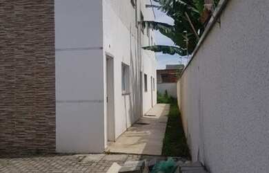 Imagem: A casa possui 3 Dormitórios, 2 Banheiros, 1 Vaga na garagem