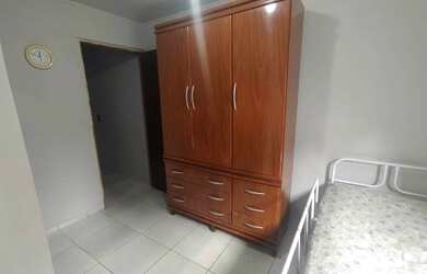 Imagem: A casa possui 2 Dormitórios e 1 Banheiro e está localizado