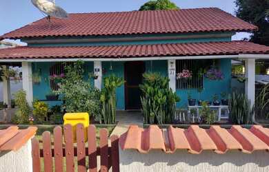 Imagem: A casa possui 2 Dormitórios, 2 Banheiros, 1 Vaga na garagem